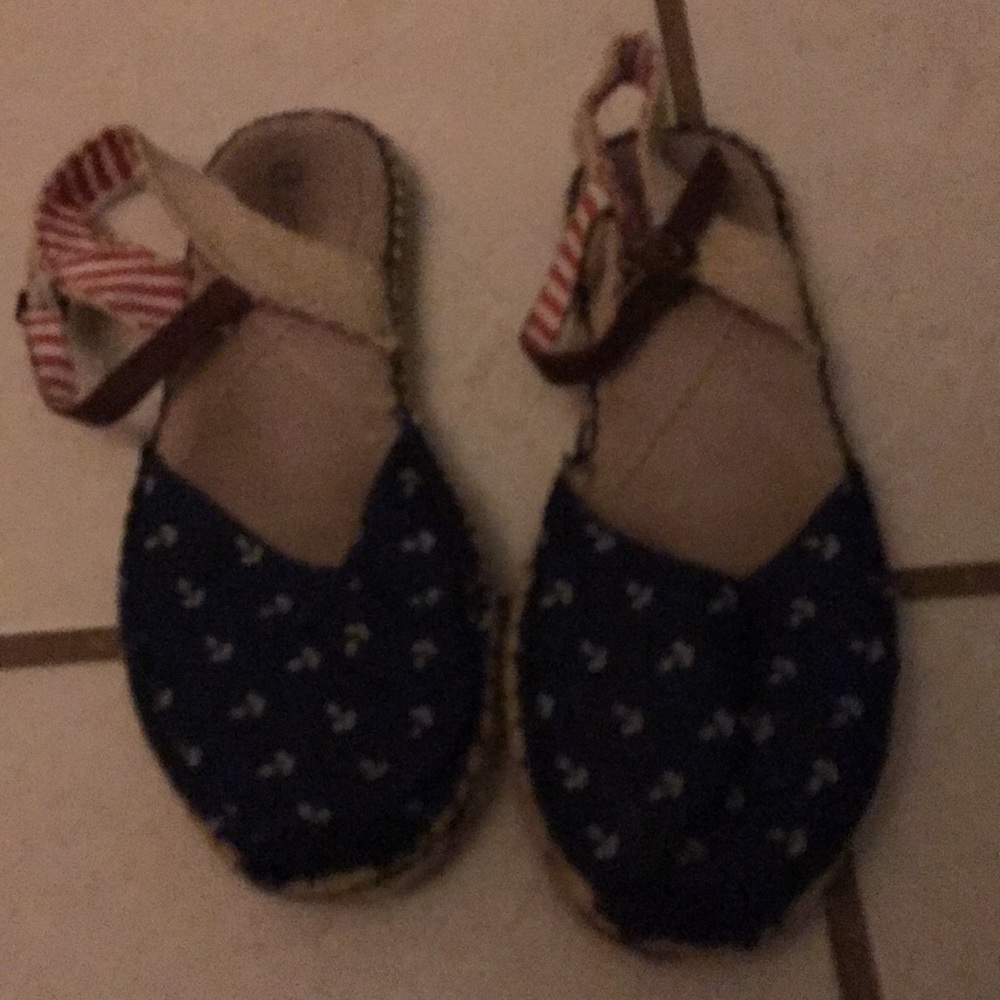 Shoes - Picture 2 of 6
